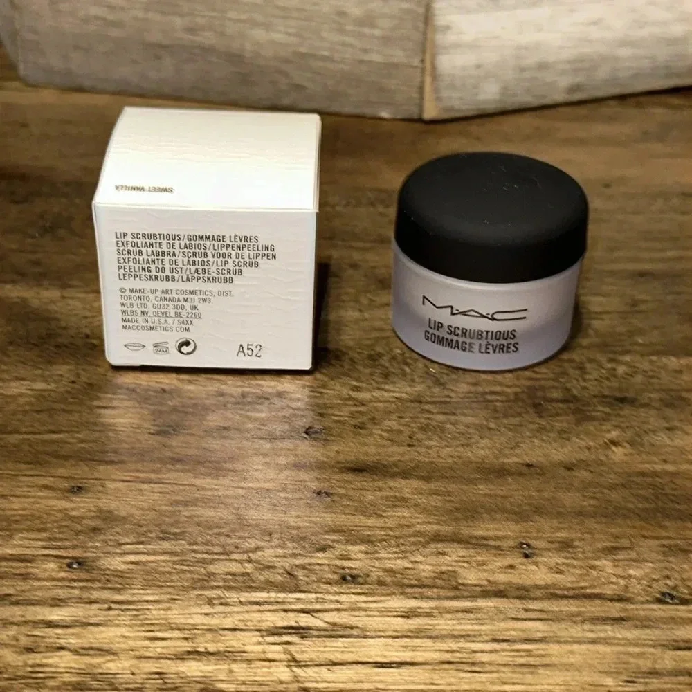 NWT MAC COSMETICS LIP SCRUBTIOUS SWEET VANILLA 0.5 fl oz 14ml skincare cosmetics